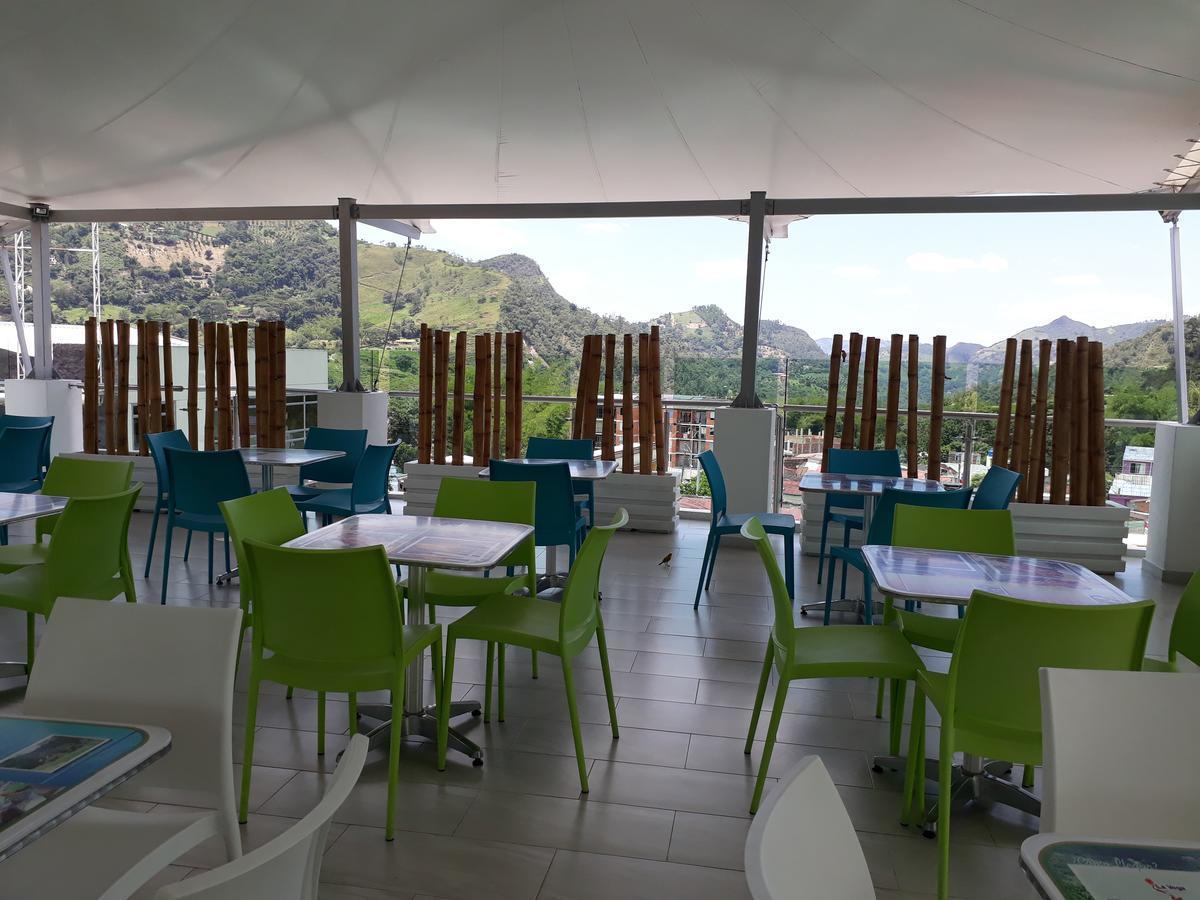 Natural Hotel De La Vega